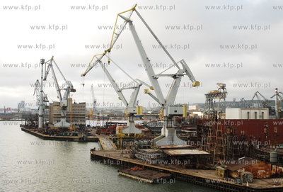 Budowa statku w Stoczni Gdynia SA
03.05.2008
fot....