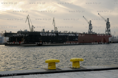 Nabrzeza gdynskiego portu. Nz. Suchy dok w Stoczni...