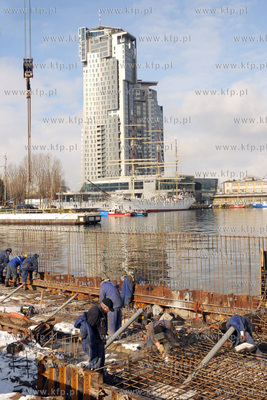 Gdynia. Ponad 140-metrowy apartamentowiec SEA TOWERS...