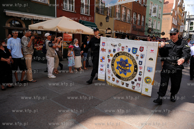 Gdansk. Dlugi Targ. Parada ucyestnikow 63 Miedzynarodowego...