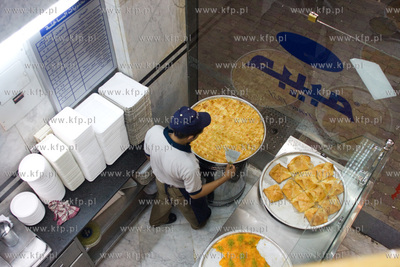 Amman.Jordania NZ Sklep z slodyczami. Na Bliskim Wschodzie...