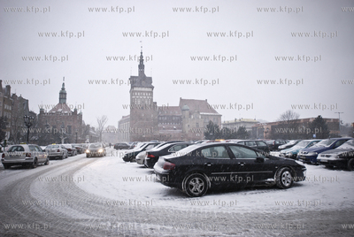 Ponad przecietne opady sniegu w Gdansku. Nz. zasypany...