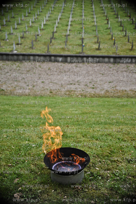 Cmentarz zolnierzy Armii Radzieckiej w Gdansku po uroczystosciach...