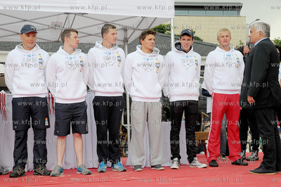 BCT Gdynia Maraton 2012. Nz Dekoracja zawodnikow 25.08.2012...
