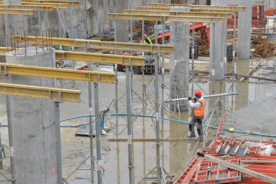 Gdynia. Na terenie sasiadujacym z apartamentowcem Sea...