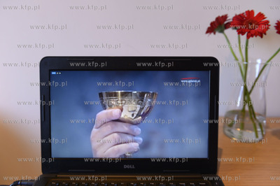 Transmisja mszy św. na żywo bez uczestnictwa wiernych...