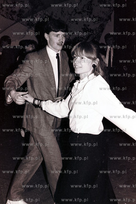 Studniowka w I LO w Gdansku. 01.86 Fot. Maciej Kosycarz...