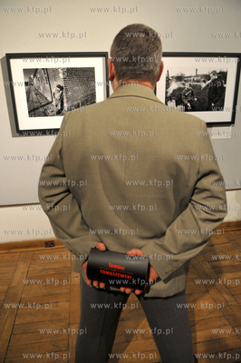 Wernisaz wystawy Rzut beretem, Tomasza Tomaszewskiego,...