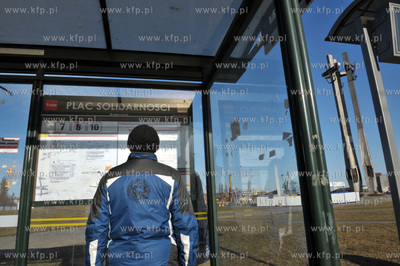 Przystanek tramwajowy na Placu Solidarnosci w Gdansku.
07.03.2011
fot....