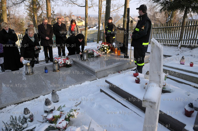 Uroczystosci nadania szkole podstawowej w Niestepowie...