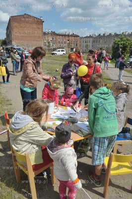 Gdansk Orunia. Akcji malowania scian tunelu na ul....