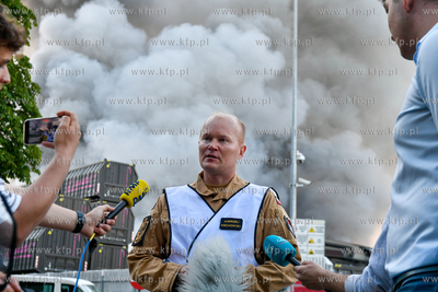 Pożar hali magazynowej w Nowym Porcie w Gdańsku....