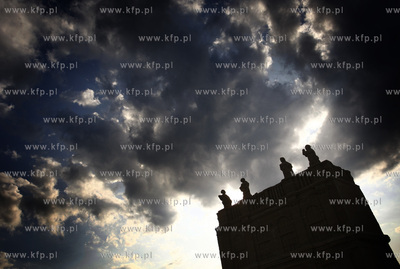 Gdansk Jelitkowo. Plaza. Wystawa monumentalnych rzezb...