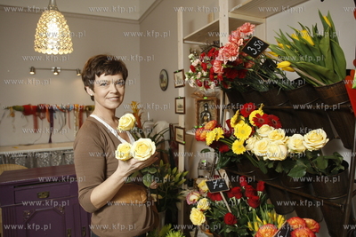 Magda Masny w swojej kwiaciarni Rosamelia w Sopocie.
03.11.2010
fot....