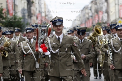 Gdynia. Swieto Marynarki Wojennej. Parada orkiestr...