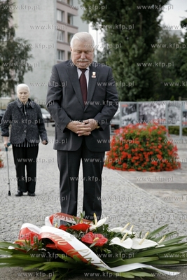 Gdansk. Pomnik Poleglych Stoczniowcow. Lech Walesa...