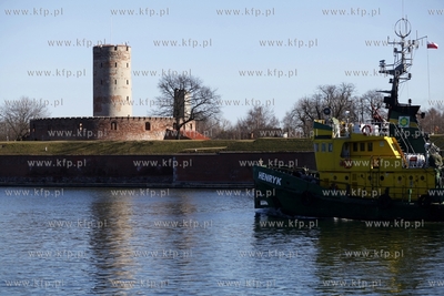 Twierdza Wisloujscie i holownik Henryk.
28.02.2014
fot....