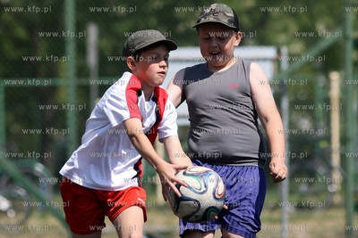 Gdansk Zaspa. Pilkarski turniej dzikich druzyn Do przerwy...