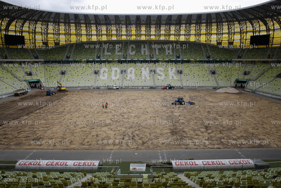 Wymiana murawy na Stadion Energa Gdańsk.
18.07.2016
fot....