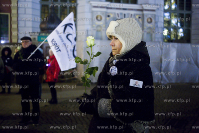 Solidarność Białych Róż pod Fontanną Neptuna...