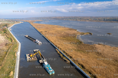 Pogłębianie toru wodnego do portu Elbląg między...