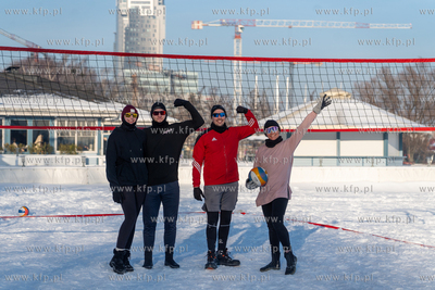 Zimowa Gdynia. Siatkówka plażowa nie tylko latem....