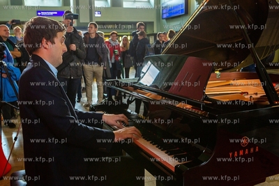 Hol Główny Dworca PKP w Gdyni. Festiwal Gdynia Classica...