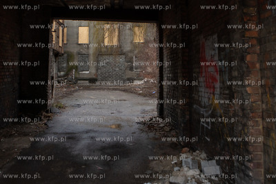 Gdansk. Pustostan  miedzy ulicami Owsiana i Wspornikowa....