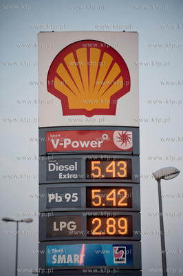 Gdansk. Orunia. Stacja Paliw Shell.
07.11.2011
fot....