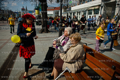 Sopot. Skwer Kuracyjny. Pola Nadziei na Pomorzu - wielka...