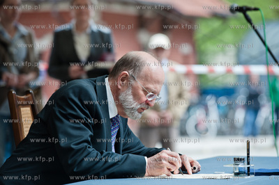 Gdansk. Ceremonia umieszczenia figury Alegorii Nauki...