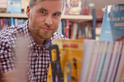 Gdansk. Biblioteka Manhattan w CH Manhattan. Kolekcja...