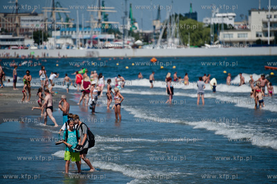 Gdynia. Upalny, sloneczny, wakacyjny dzien na plazy...