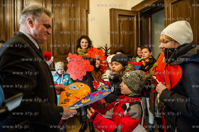 Gdansk. Podopieczni Palacu Mlodziezy wraz z rodzicami...