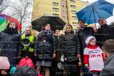 Gdansk. Plac Solidarnosci. Wiec dla obrony demokracji...