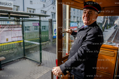 Gdansk. Dzien kobiet w zabytkowym tramwaju 105 N z...