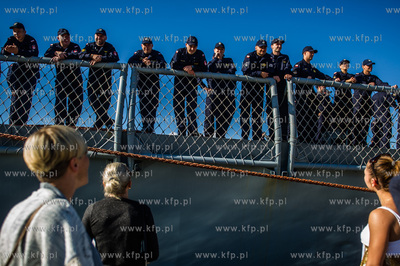 Port Wojenny w Gdyni Oksywiu. Przywitanie powracających...