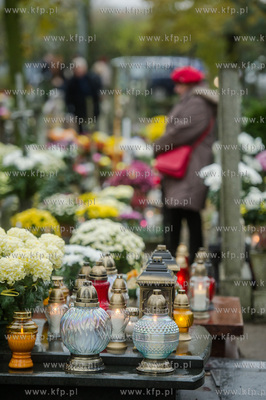 Gdańsk. Cmentarz św. Jadwigi w Nowym Porcie. Dzień...