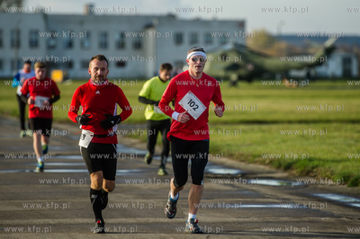 49 Baza Lotnicza w Pruszczu Gdańskim. Bieg Niepodległości.
Nz...