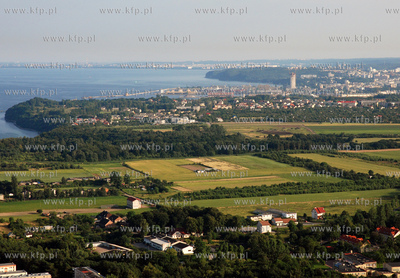 Gdynia z lotu ptaka. Panorama od strony Babich Dolow
14.07.2007
Fot....