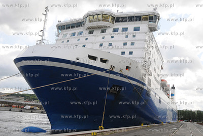 Gdynia. Do nabrzeza w Baltyckim Terminalu Kontenerowym...