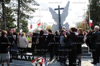 Chicago. Pomnik Katynski. Polonia sklada hold ofiarom...