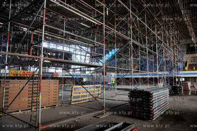 Konferencja prasowa poswiecona dobiegajacemu konca...