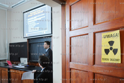 "Atomowy Autobus - Mobilne Laboratorium" projekt realizowany...