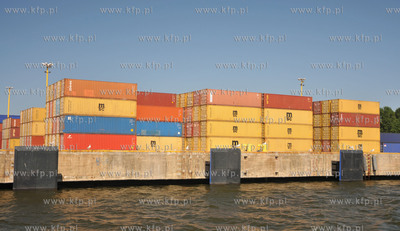 Gdynia. Baltycki Terminal Kontenerowy. 11.07.2010
fot....
