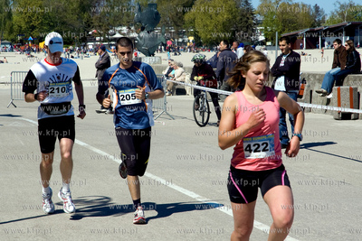 Ponad 600 zawodnikow wzielo udzial w Biegu Europejskim...
