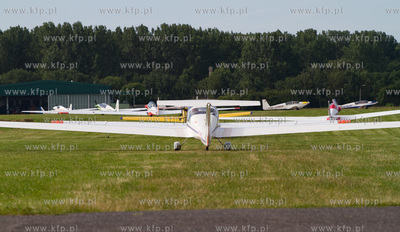 Trzynascie motoszybiowcow z Niemiec przez weekend goscilo...