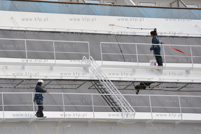 Do gdynskiego portu zwinal wycieczkowiec Costa Pacifica,...