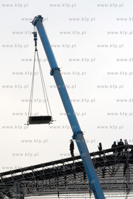 Gdynia, Skwer Kosciuszki. Budwa sceny na koncert sylwestrowy...