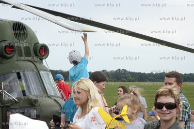 Piknik lotniczy polaczony ze Swietem 49 Bazy Lotniczej...